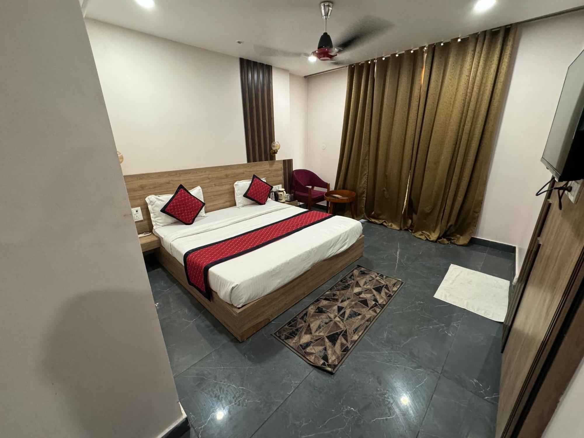 Namay Inn By T And M Hotels Haridwār المظهر الخارجي الصورة